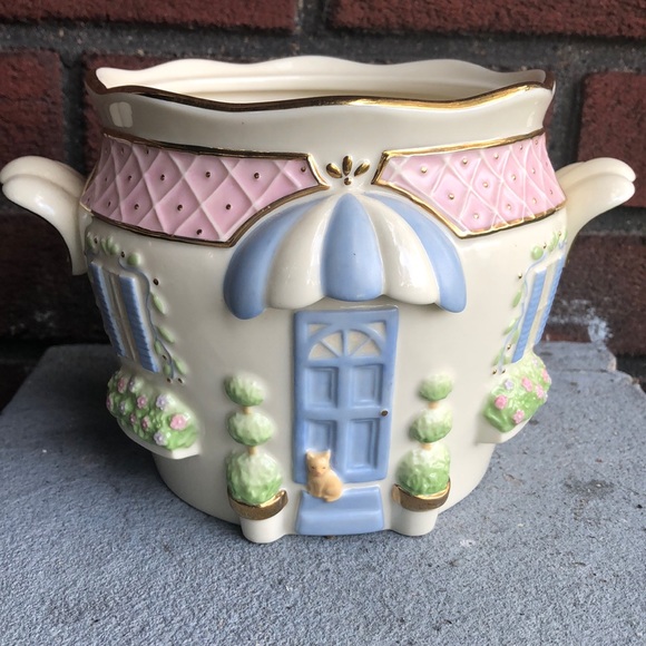 lenox Other - Lenox gold club garden cachepot pot